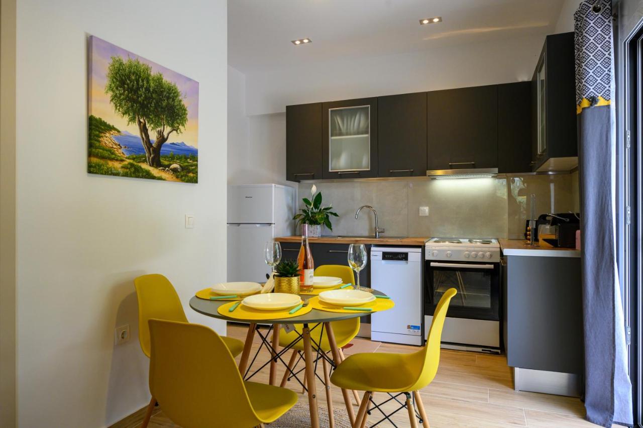 Chic Apartment In Nature, 5-Min Walk To The Beach Kalamáta Buitenkant foto