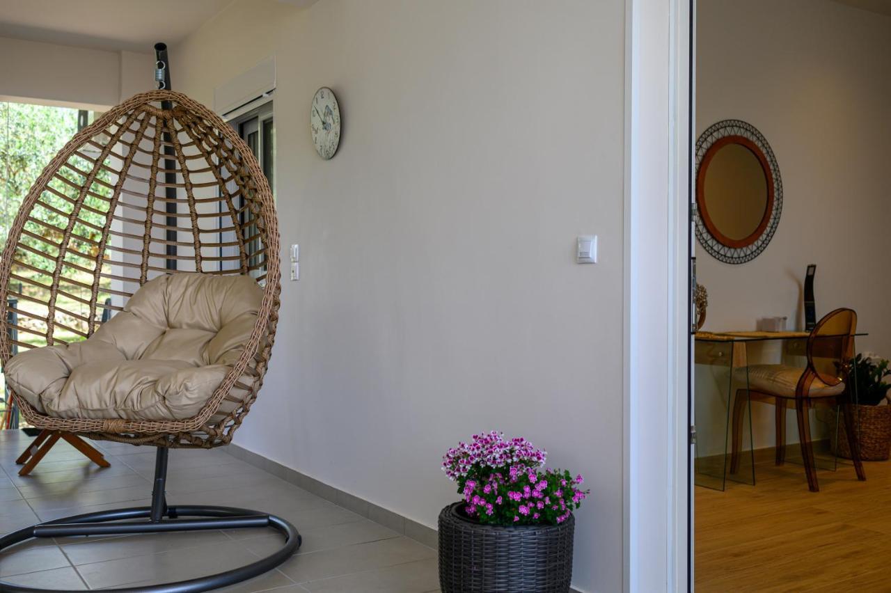 Chic Apartment In Nature, 5-Min Walk To The Beach Kalamáta Buitenkant foto