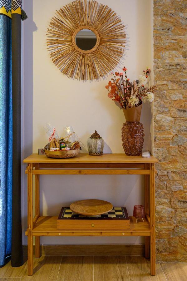 Chic Apartment In Nature, 5-Min Walk To The Beach Kalamáta Buitenkant foto
