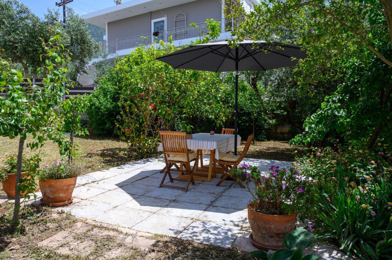Chic Apartment In Nature, 5-Min Walk To The Beach Kalamáta Buitenkant foto