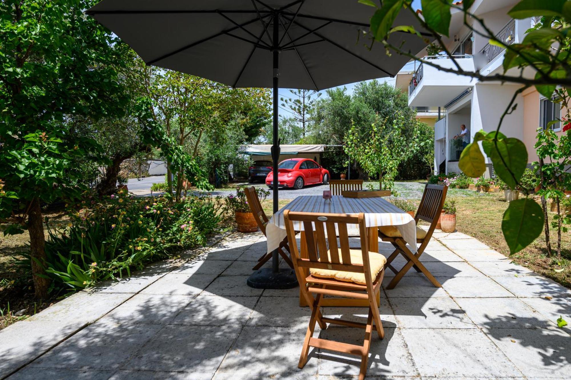Chic Apartment In Nature, 5-Min Walk To The Beach Kalamáta Buitenkant foto