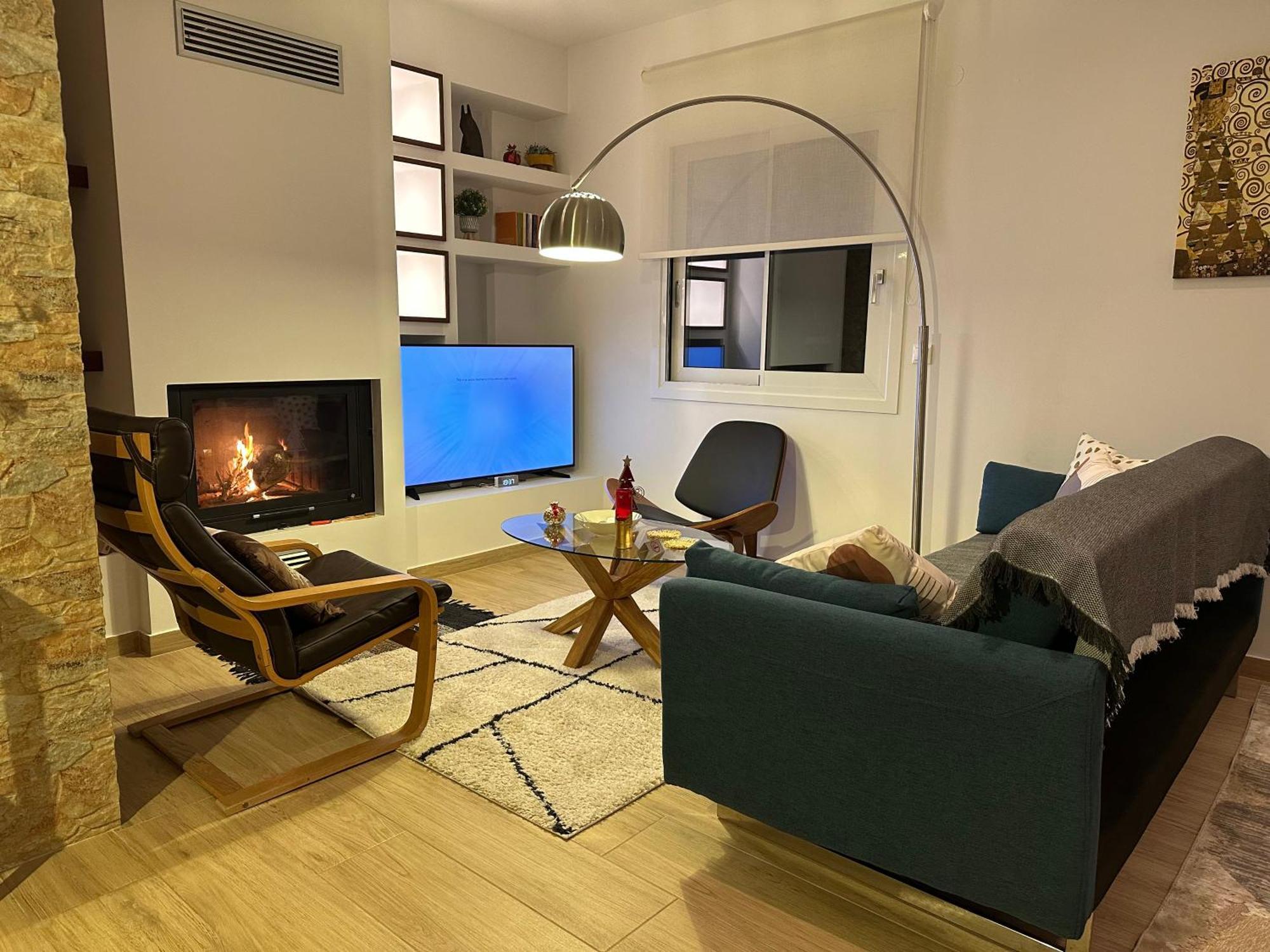 Chic Apartment In Nature, 5-Min Walk To The Beach Kalamáta Buitenkant foto
